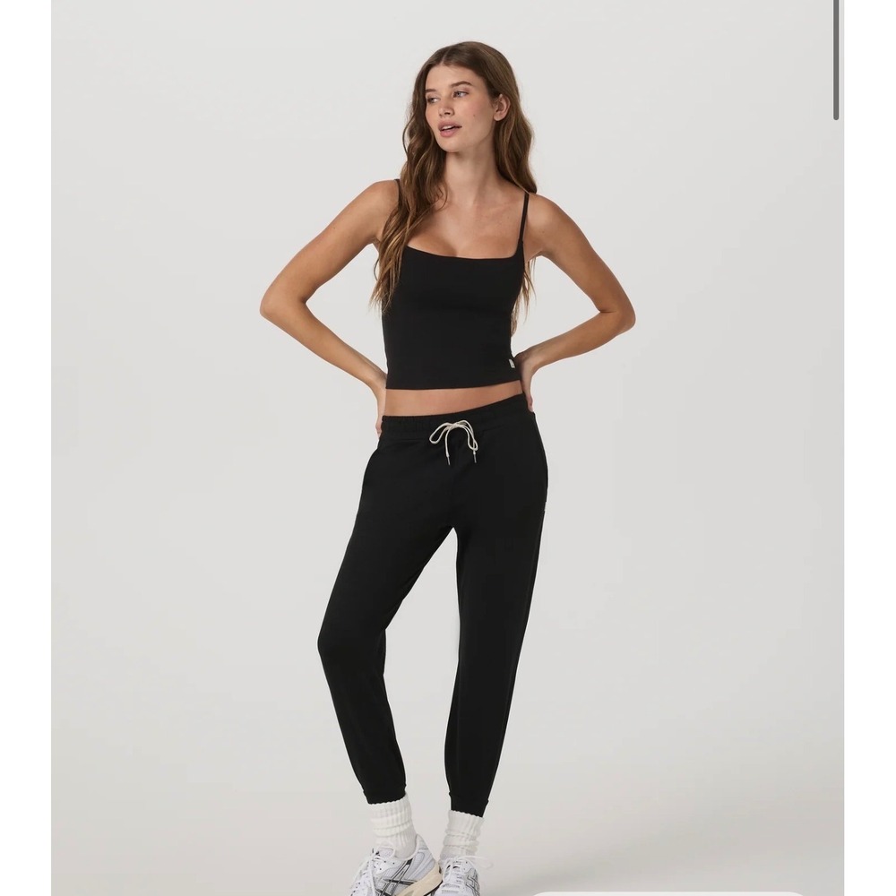 Vuori Women's Performance Jogger Medium Charcoal Gray Black Drawstring 28"